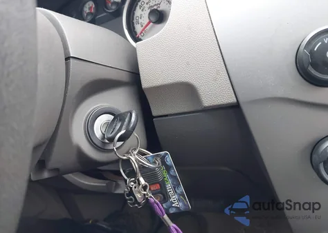 2009 Ford Focus Se z USA, uszkodzony, nr VIN 1FAHP35N79W120592